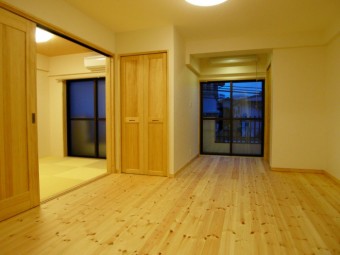 パイン素材を使った全面リフォーム